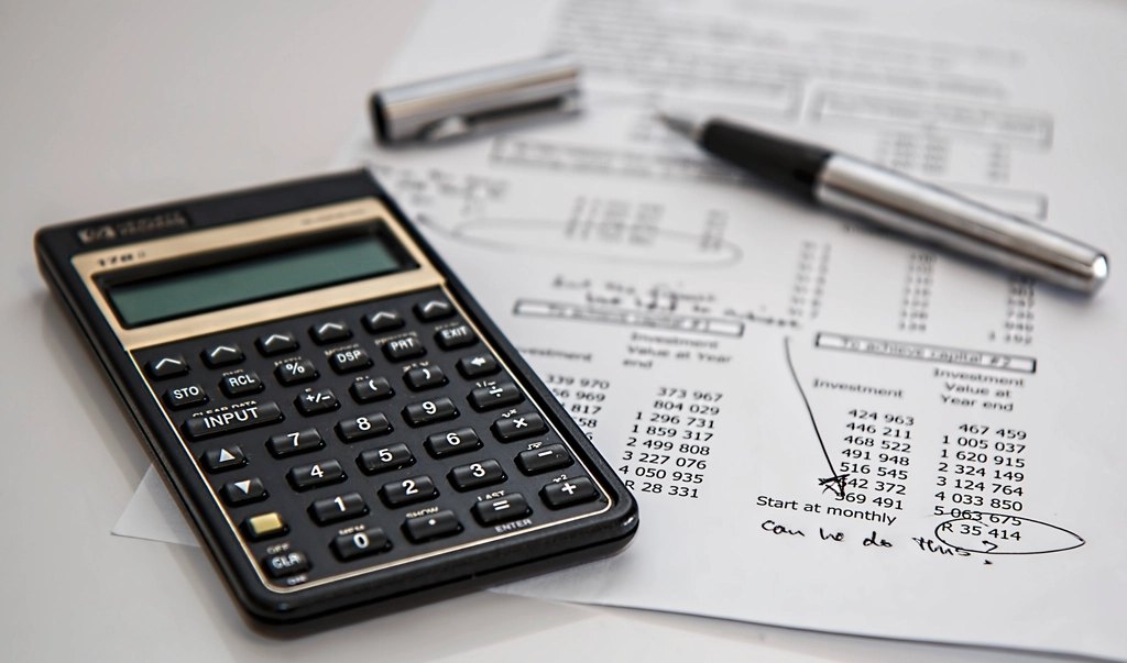 Calculatrice et feuille de calculs statistiques pour réviser l'UE4 PASS évaluation